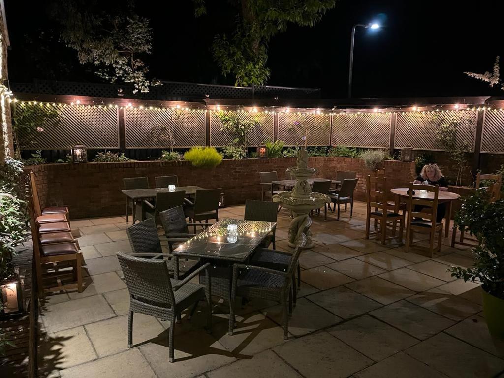 White Horse Inn & Restaurant Stoke Albany Esterno foto
